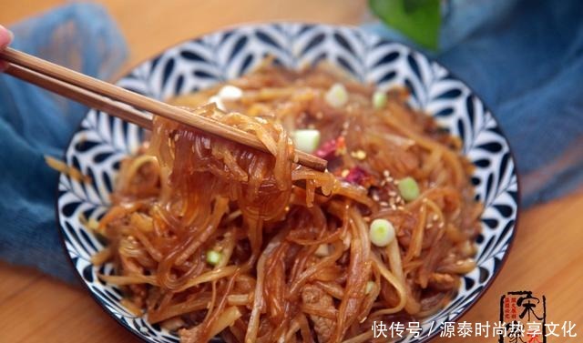 晚餐做了2道菜,表哥又来蹭饭,老公说少说话,多吃菜!