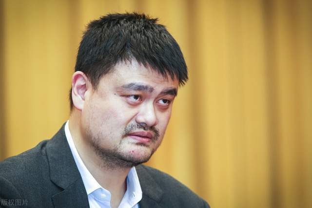 垫脚|被胡明轩垫脚受伤,郭艾伦发声回击,杜锋爱徒屡教不改