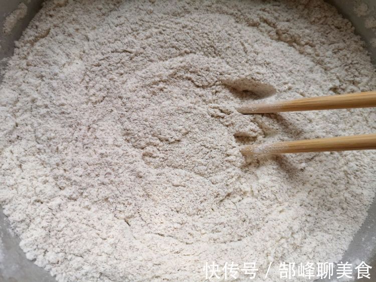 面团|零失败的黑麦粉馒头,营养美味,低脂健康,吃到饱也不怕长肉