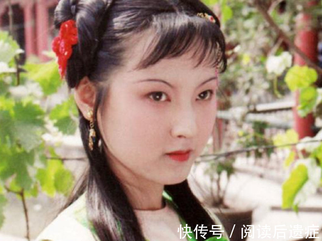 怡红院&宝玉求听戏,龄官拒绝,为何要搬出娘娘来压人?