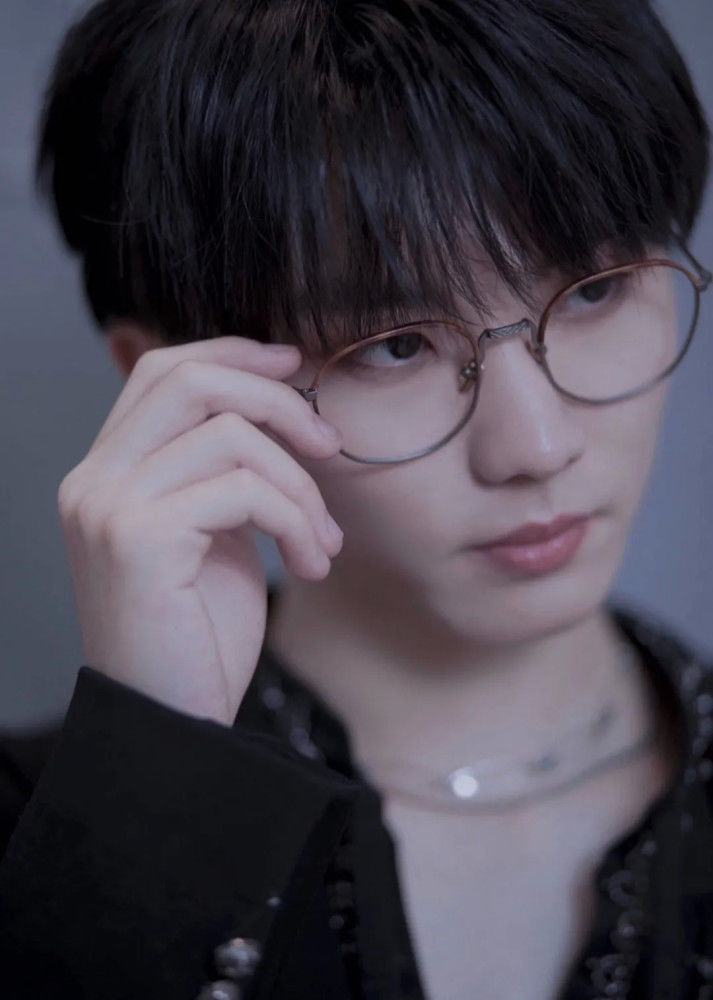 阳光之下 八卦:郑爽dy内幕、周一围章子怡、蔡文静现状、罗志祥、马嘉祺