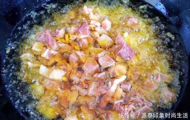 继老干妈之后,又有一种中国美食在国外爆火,老外根本停不下来