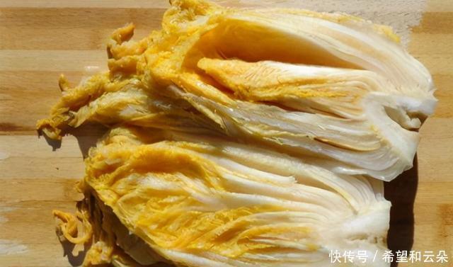 腌酸菜,不要只放盐,记得加点“它”,酸爽可口容易上瘾