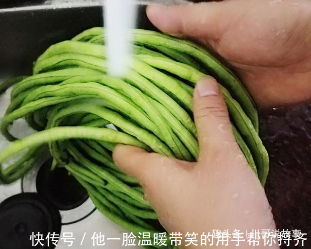 用清水腌酸豆角大厨别再这样做,改用淘米水,豆角好吃还节约