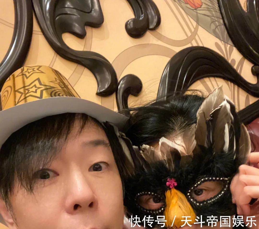 港普四姐妹再聚首,人生各不同,姐妹情卻依舊深厚,朱茵最幸福