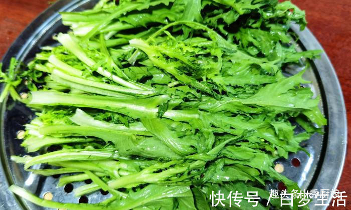 正当季|秋天，遇到此菜我从不手软，隔三差五吃，明目防近视，孩子要多吃