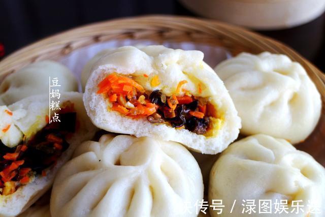 3个胡萝卜做的，纯素馅包子，松软味美有营养，冷了都好吃
