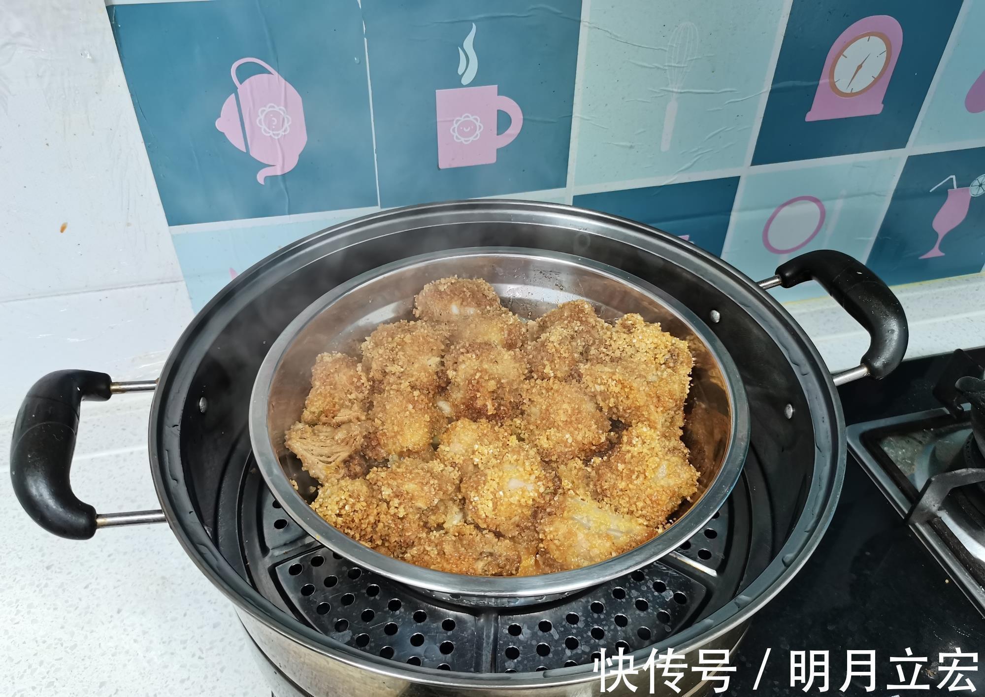 一家三口的午餐真馋人,用心做的排骨孩子连吃三块,并大赞太香了