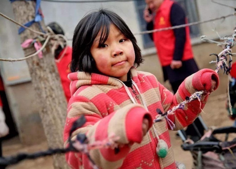 农村|三胞胎交给奶奶带了三个月,妈妈直接认不出,画面太真实