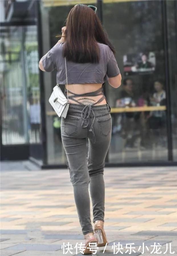  寒腿|阿姨穿破洞牛仔裤，破洞越磨越大，不怕老寒腿？