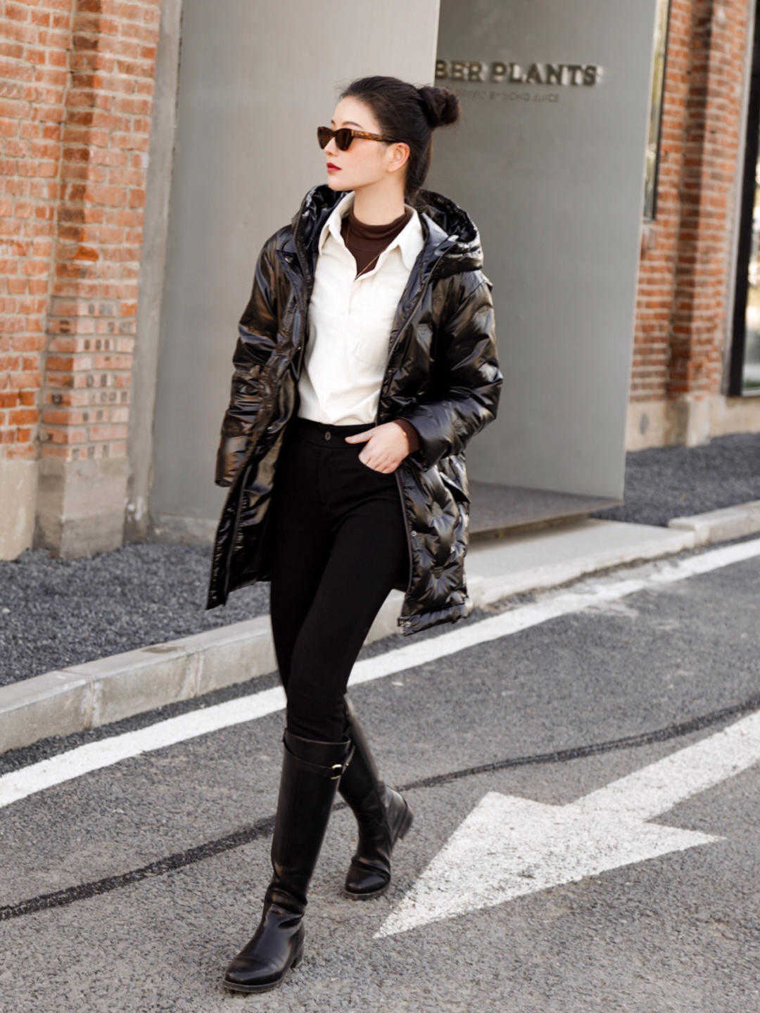 长筒靴 长筒靴不好驾驭?可以参考潮人的穿搭示范,优雅显腿长