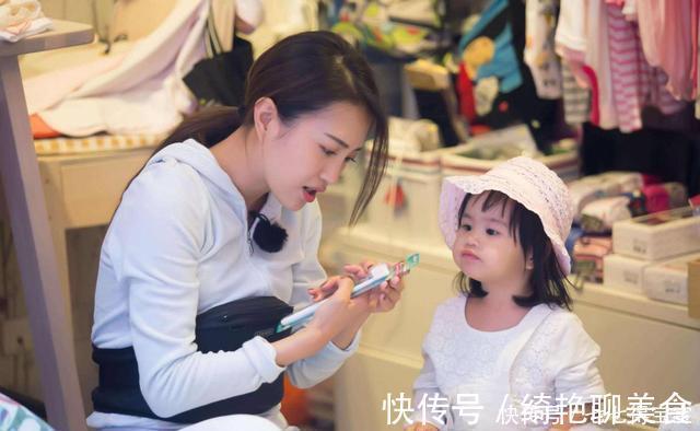 错误|永远别让孩子穿“旧衣服”,错误的“穷养”,对孩子的伤害很大