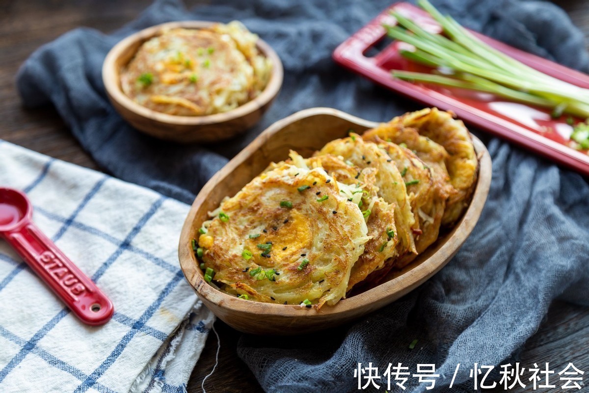 肉香|土豆不要炒着吃了，加上鸡蛋简单一做，吃着比肉香