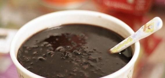 黑米|男人小便时，若能保持1个动作，妻子会喜欢你，长寿也会偏爱你！