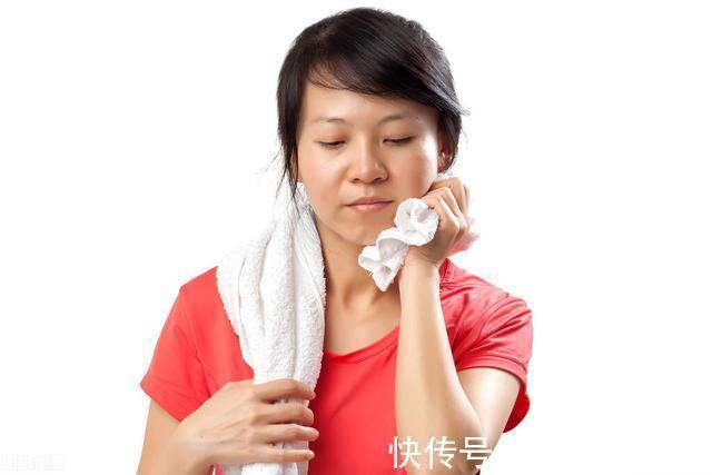 更年期是道分水岭，除了失眠，这2个症状一出现，女人要留心