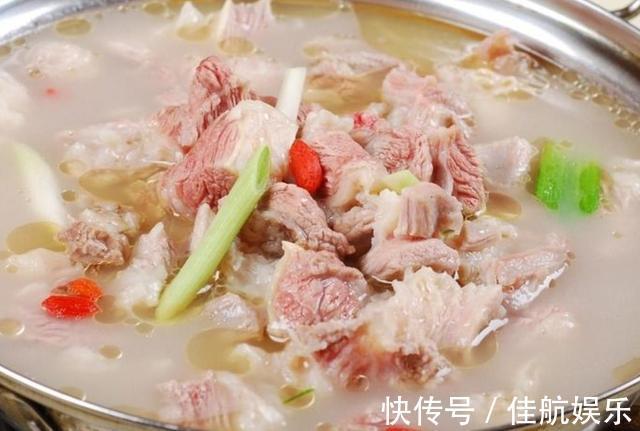 炖羊肉，记住“一不放一不做”口诀，羊肉鲜嫩无膻味，营养又美味