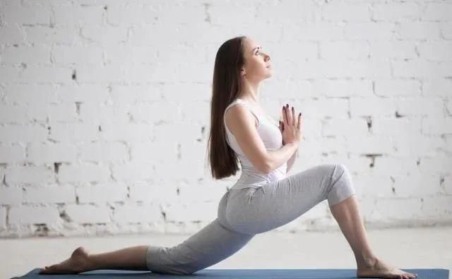 睡眠质量|女性想要雌激素充足,饮食谨记“2吃2不吃”,卵巢可能很高兴