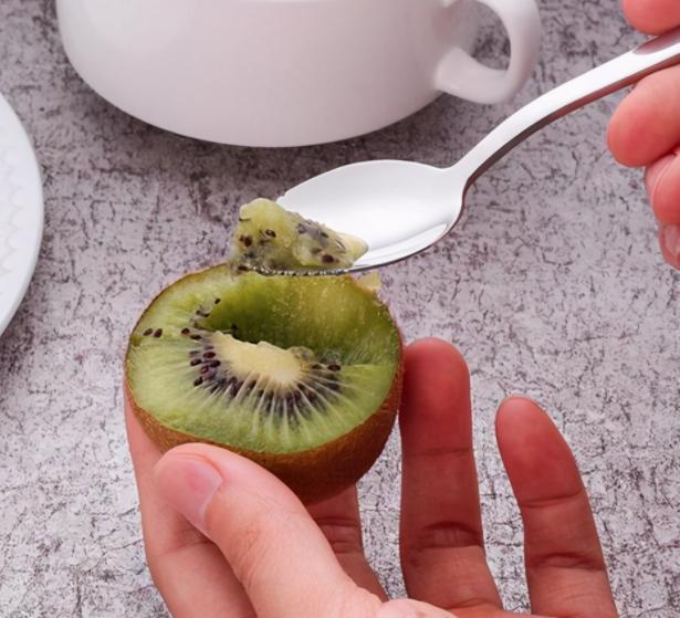 婴儿|孩子在三岁之前,这几种辅食不可以吃,不仅没营养,还影响发育