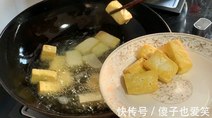 豆腐和此菜是绝配,冬天要常吃,每次炖一锅,好吃到连汤汁都不剩