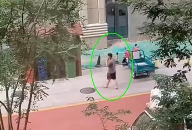 梅止渴|宝爸下楼丢垃圾，半小时未归，坐月子的宝妈看了眼窗口后哭笑不得