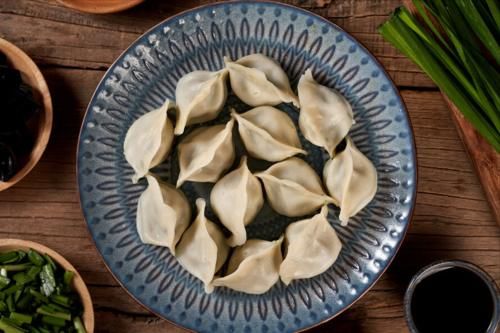 鲜美|秋天第一鲜，拿来包饺子太鲜美，才3块钱一斤，错过又得等明年