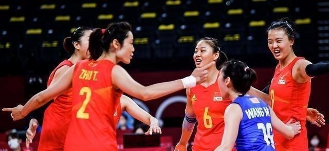 土耳其队|3-0!从卫冕冠军到提前出局,中国女排,以后少接点广告吧