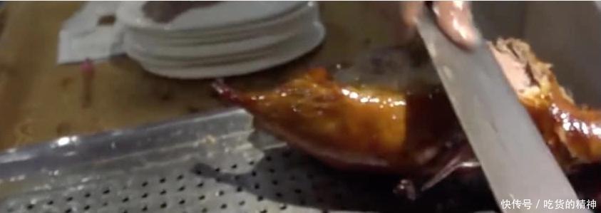 解开|明明烤鸭身上还有肉,为何厨师却不片了看完解开多年疑惑