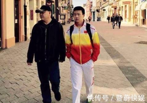 冰球@同为英达的儿子,一个年薪98万为国争光,一个31岁成“反面教材”
