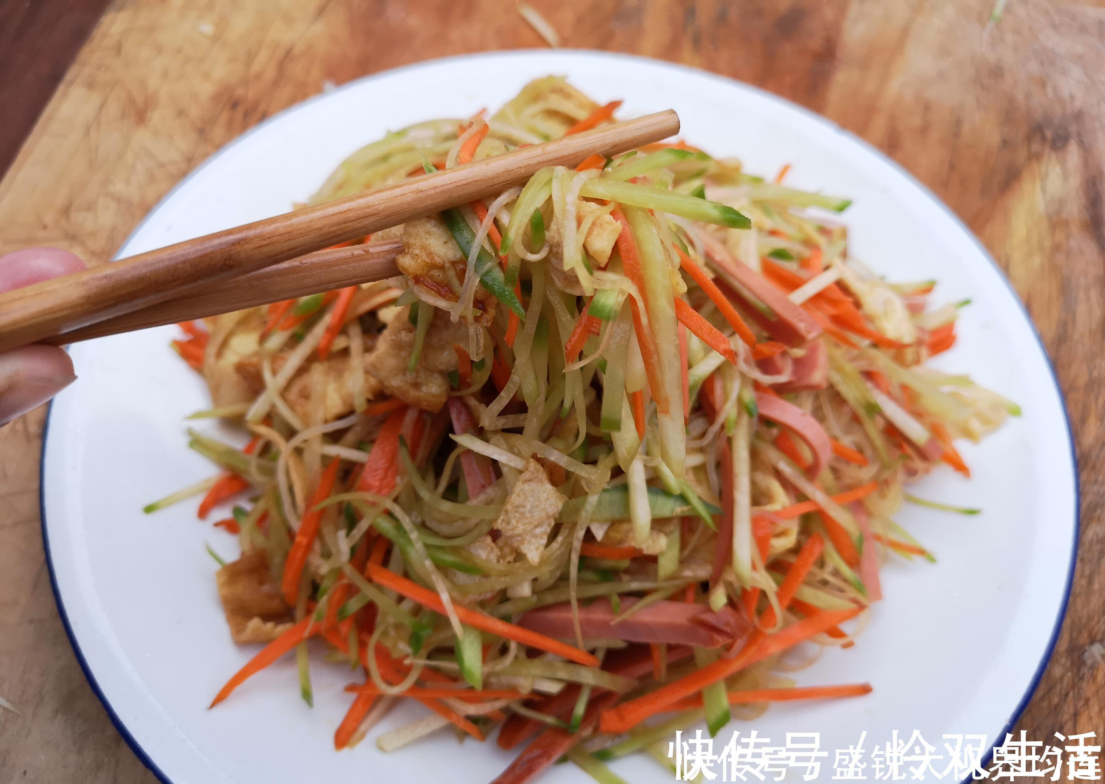 萝卜别炖着吃了,加两个鸡蛋,不炒不腌不油炸,比吃大鱼大肉还香