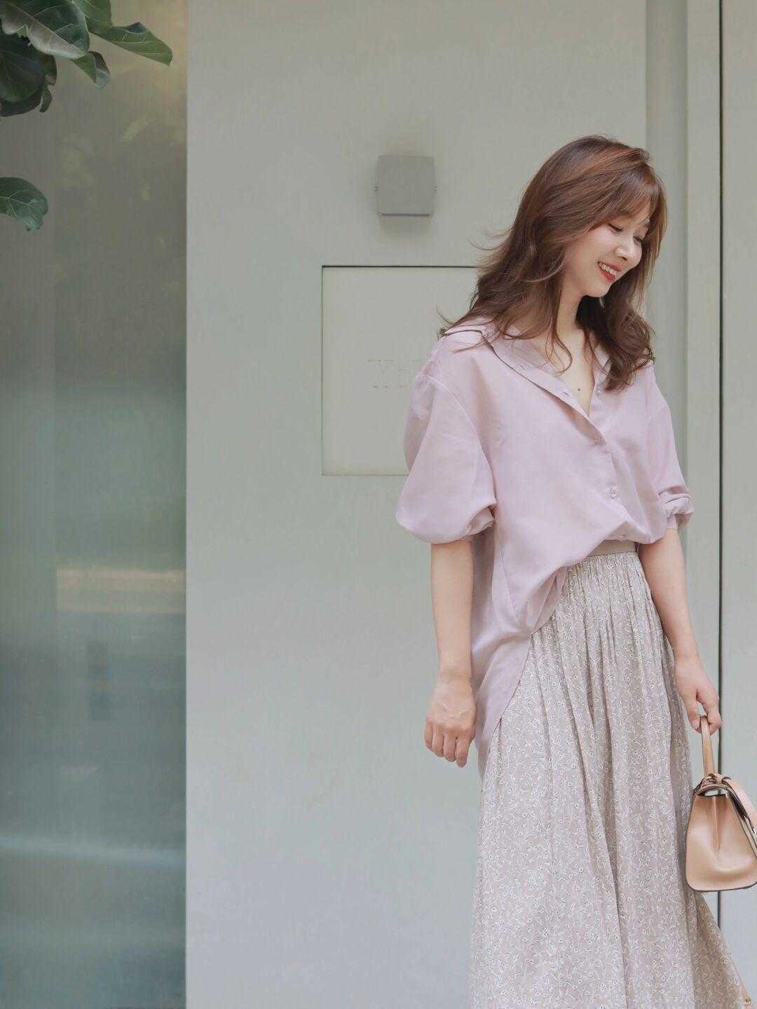 气质|日常穿搭小心机,紫色衬衫搭配半身裙提升品位,同时又能提升气质