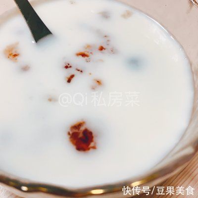 美味调剂生活，15分钟做桃胶牛奶不可错过