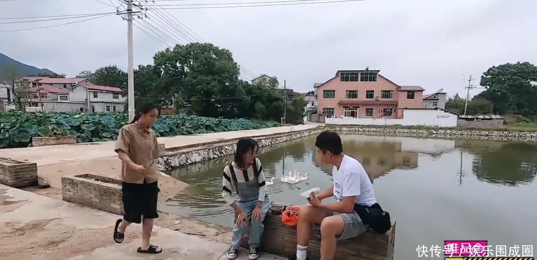 超哥|邓超骗小女孩,想去人家里打工,看给人吃的啥饭暴露明星素质