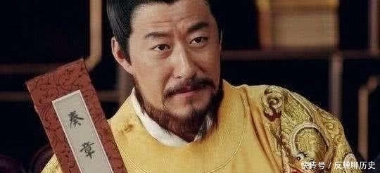 奏折|朱元璋深夜批阅奏折，宫女送来1碗粥，朱元璋头也不抬的说：斩了