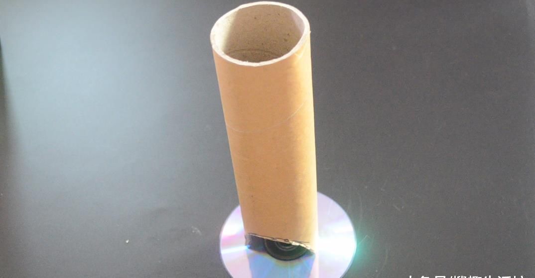 把纸筒粘在光盘上太厉害了, 解决了很多人困扰的烦恼, 赶紧试一试