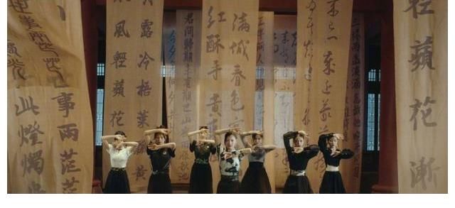 内涵|中秋节目被砍后，鹅厂被曝私下遭哇唧内涵，因不愿出钱买联播权？