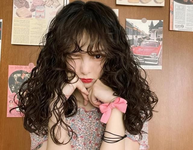 小姐姐|你适合直发还是卷发?看这几点,快速锁定合适的发型!