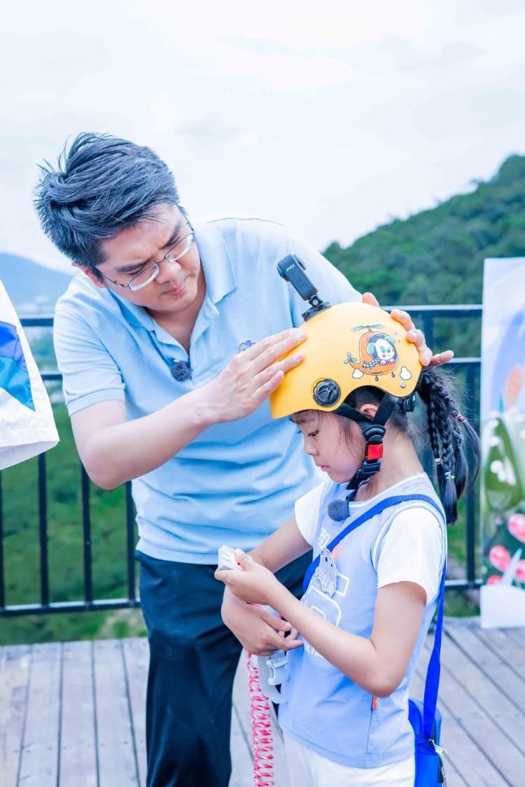 安安|《不要小看我》亲子日看家庭互动模式 双向流动的爱温暖荧屏