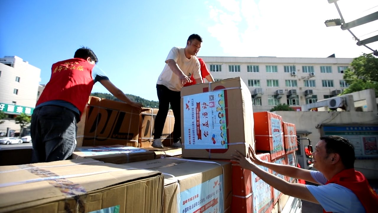 城北街道|温岭：4500余双“开学的第一双鞋”今日送往四川