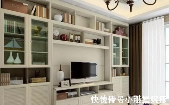 邻居|老公非要在客厅打一排柜子!没想到这么多好处,邻居回家默默照做