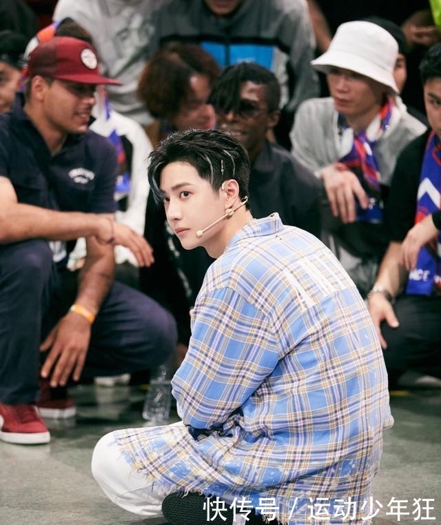 王一博你叼着药瓶跳舞的样子真的让人心疼!