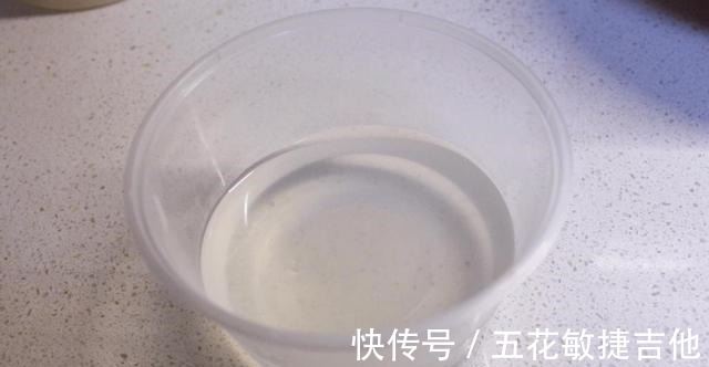 搭配|奶酪火腿水煎包，奶香浓郁的芝士，搭配猪肉火腿，一口下去超满足！