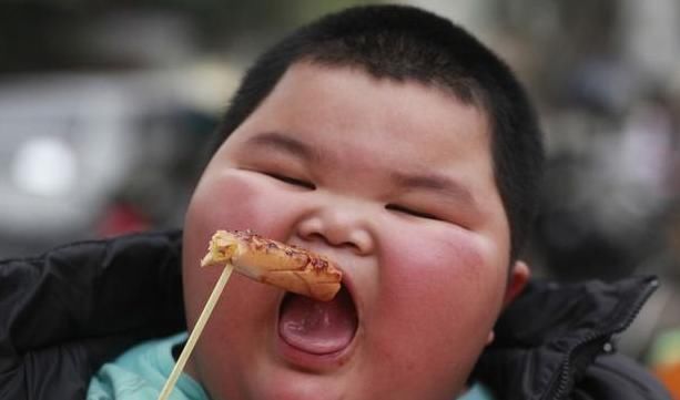 脾虚|孩子脾虚两年不长个,告诫:3种食物孩子再爱吃,也别再喂了