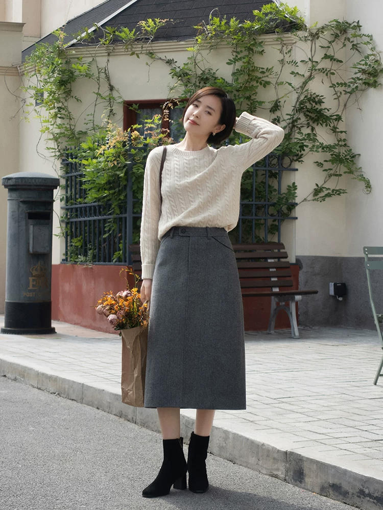 穿搭 看完这位中年姐姐的搭配,才知道“麻花毛衣”多时尚,太保暖