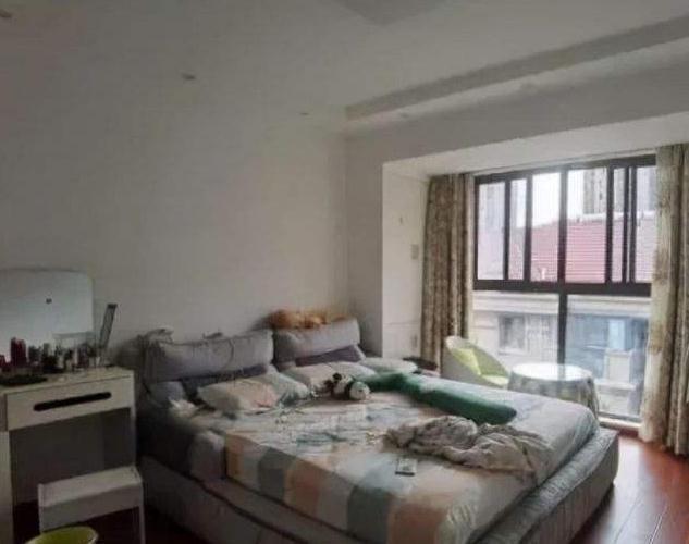 直播|开试睡直播的凶宅卖出去了!经过16次延时后,最终以128.5万成交