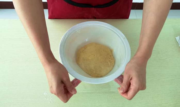 不用烤箱,教你在家做豆沙小面包,松软香甜零添加,越吃越香