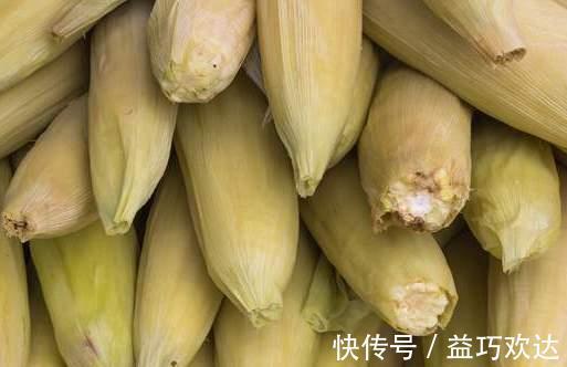 小苏打|煮玉米,只放清水是错的,多放2样东西,玉米香甜软糯,更好吃