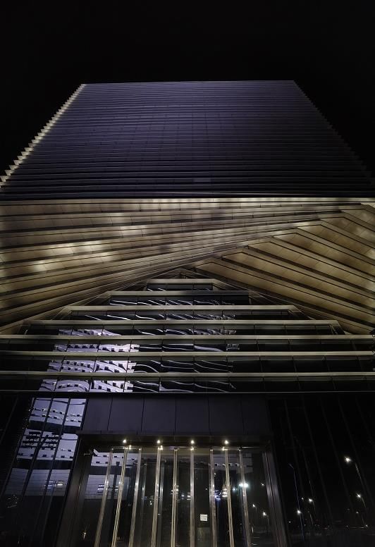 龙湖金融岛|星光璀璨!带你逛夜幕下的龙湖金融岛