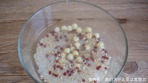 初春的早餐多吃它,做成粥来吃,15分钟上桌,补血怯湿降春燥