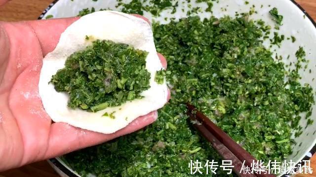 香椿饺子|夏天，用它包饺子，比韭菜茴香鲜，不花1分钱，我家一周吃3次，香