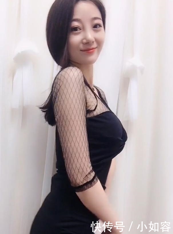 打扮|御姐美女的长裙打扮，贴身设计，映衬“腰身比例”